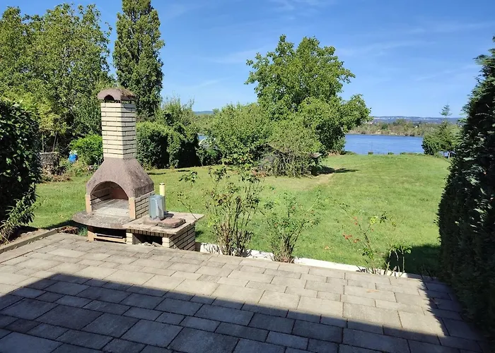 펜션 Rheinuferhaus