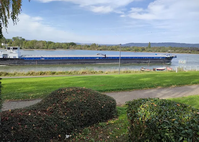 Rheinuferhaus * Urmitz