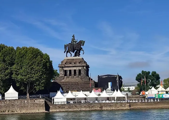 펜션 Rheinuferhaus Urmitz